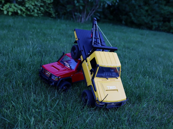 RC auto Land Cruiser Toyota s navijákem
